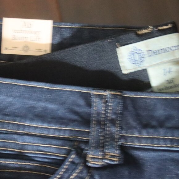 NWT Democracy Women's Jeans Size 14 "Ab" Technology Booty Lift Jegging - Picture 2 of 6